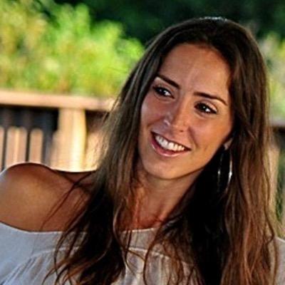 Wife & mom | #Marketing | iPhone addict | sushi fan | walking contradiction | curious mind | #fitness | sarcastic #Seinfeld freak |