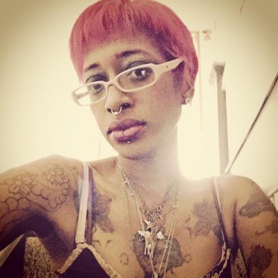 https://t.co/5noLrPmWQf http://t.co/5OzmELZAFn wild flower , wicked , gifted , pro living dead girl !
