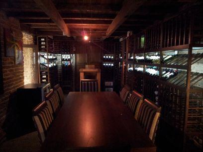 Un espacio diseñado tan solo para degustar vinos con Amigos.