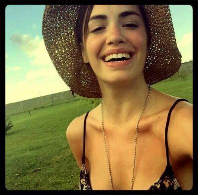 Todos nacemos unicos,importantes Todos nacemos para amar y ser amados para equivocarnos,sufrir y siempre RENACER By:@laliespos❤️❤️