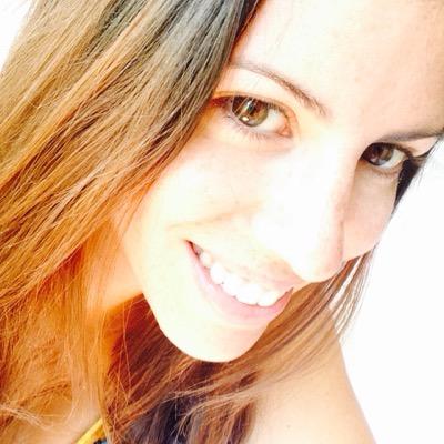Feliz, deportista, loca, risueña y amante de la vida :)