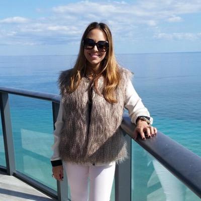 Selling the Miami lifestyle! Sales Executive @ The Estates at Acqualina. Proud wife & mom 305-924-0311