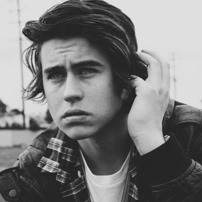 free follow from @imeancam bc she wants, go follow her please ✨