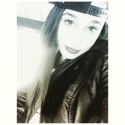 17 years  facebook: Oceane Poveda  snap: oceanepo  follow me