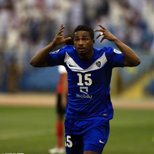 احبك ياهلال من اليُوم لسنين قدام واحبك اليوم اكثر من امسّ ب اعوام.