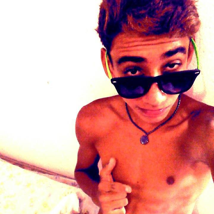 - Não liga pro qe eu visto liga pro qe eu sou!! ♪♥♫♥♪