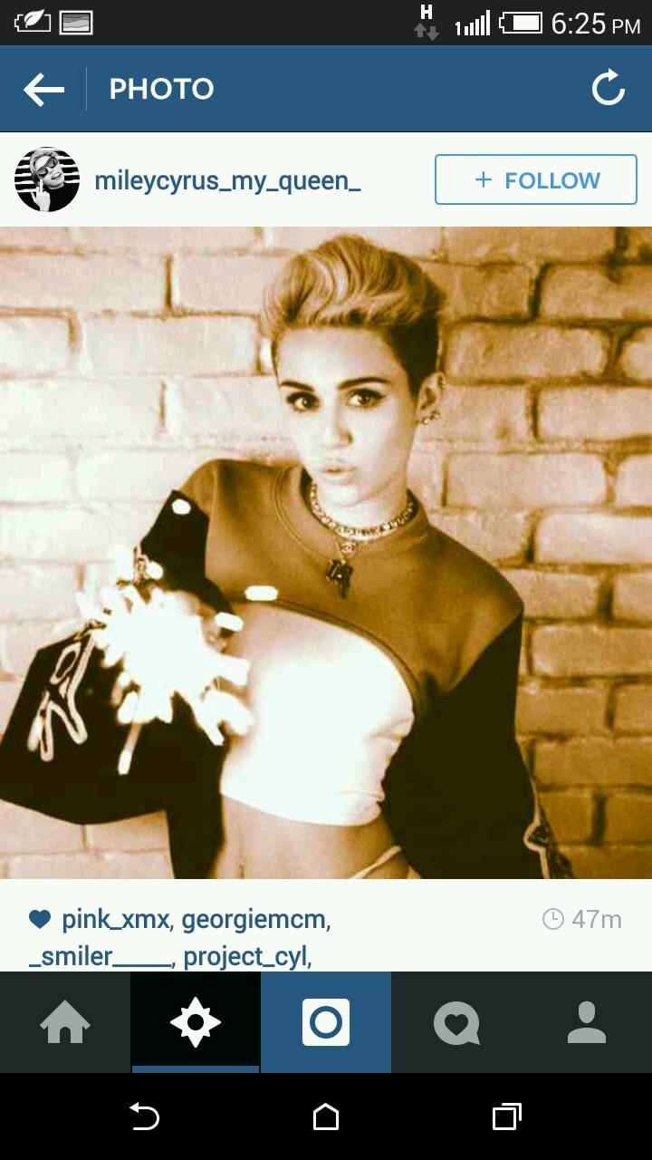hey there ....SMILER and DIRECTIONER for ever laaave uu