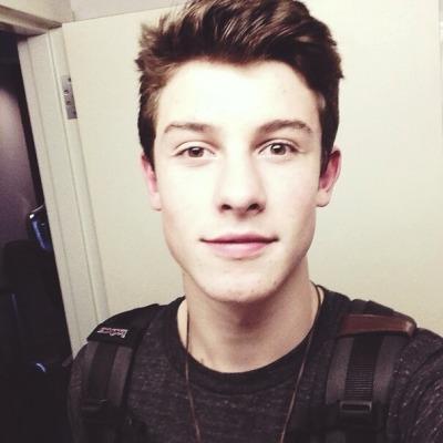 sobre shawn mendes cuidado nao se deixa enganar por esse rostinho de anjo porque por tras disso existe obra satanica