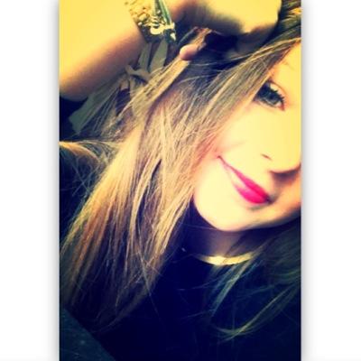 C'est derrière mon apparence angéliques que je suis capable du pire. Alors si je continue de te sourire, tu devrais commencer à t'enfuir.