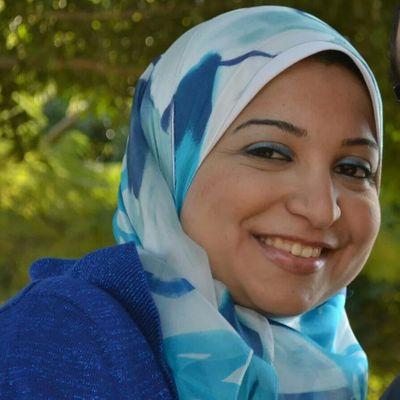 بحر الحياة مليان بغرقى الحياة...اهم حاجه يفضل الحب قارب نجاة..جاهين بتصرف :-)