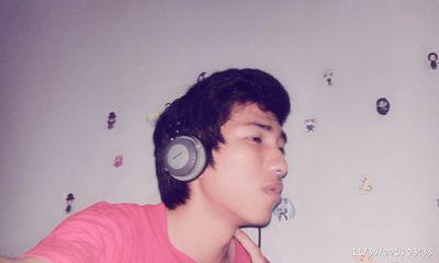 looking for friends , so come to me let to be friend :)