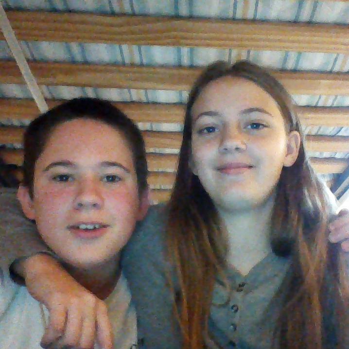 a youtuber/ loves minecraft/singer/dancer/gamer/deswil09/streamer