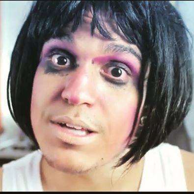 Sou linda, apenas.