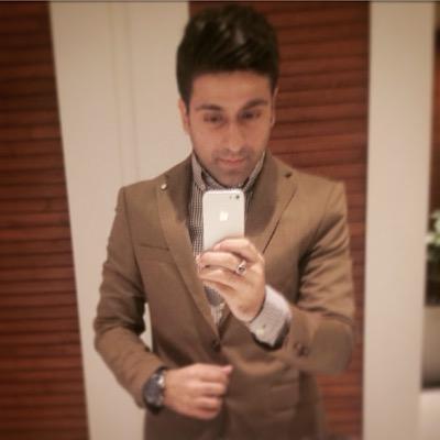 karanarora25387's profile picture. 