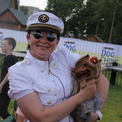 5Popova's profile picture. 