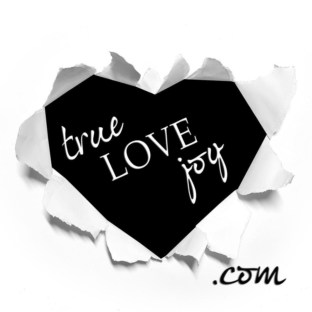 trueLOVEjoy's profile picture. Violet Truelove / Ava Innings / Ivy Andrews /// Autorin prickelnder Liebesgeschichten