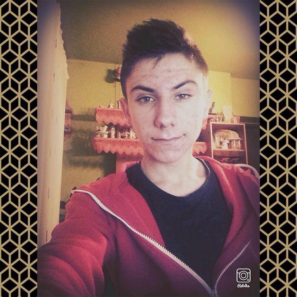 Hey I'm form Croatia.Big fan of FC Barcelona.I'm 15 years old and I'm play football.
Follow me and I follow you back :D