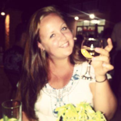 JoseeHut's profile picture. ¤ Try to be a rainbow in someone's cloud ¤