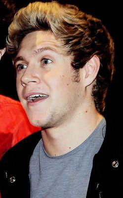 I believe in my dreams.
I just wanna believe in me. †☮Uns se matam com drogas e outros sendo Directioner é a vida é feita de escolhas.⚓
