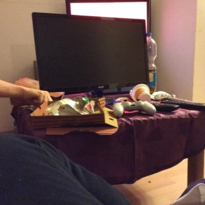 MatthesMatzio's profile picture. über mich: en bisschen schräg en bisschen anders aber nix sexuelles xD
folgt mir wenn ihr wollt ich folge auch zurück und antworte jedem!