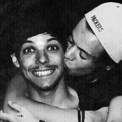☯RT and ask if you want a lockscreen☯Dont share our lockscreens!☯