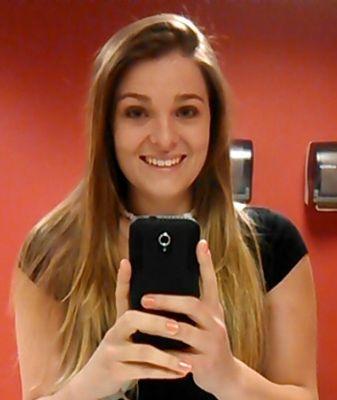 I'm called Autumn. I'm 20. Biology major. I love Harry Potter, working out, and delicious sustenance. ✌