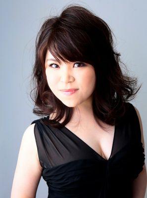 ソプラノ。歌を歌ったり、教えたり、学んだりな日々。
歌。オペラ。舞台。音楽。レッスン。劇場。本。周りのすてきなひとたち。月。フィレンツェ。…を、愛しています。
レッスン、演奏等のご依頼はDMにてお願いいたします**