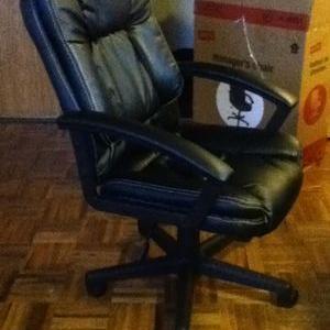 Chair Kun Helyns Chair Twitter