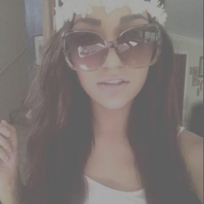 follow @originalkian because she gave you this free follow