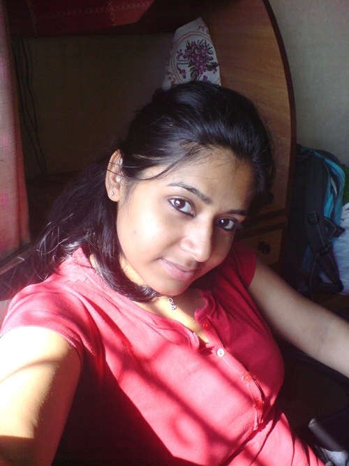 sarah_jacob's profile picture. Google addict, Shopaholic, Dreamer, Optimist, Gourmand, Cinephile, Melomane, Stubborn, Bibliophile...