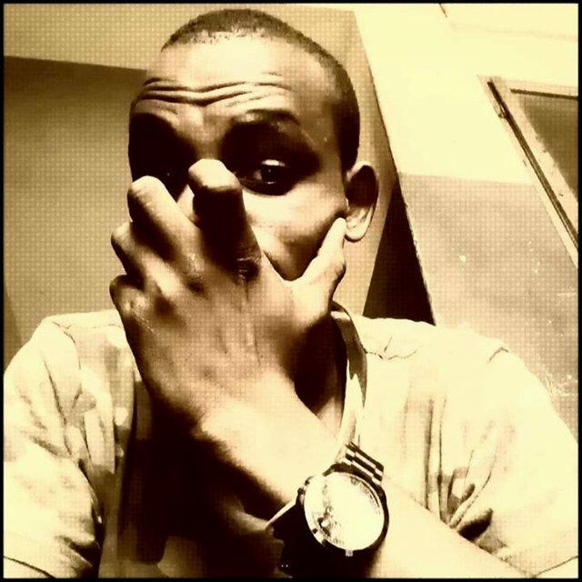 Am a cool guy, luv 2 av fun get 2 meet new pple nd go out...I hate lies and dishonesty.....wanna knoe more about me inbox me.....#gbam.