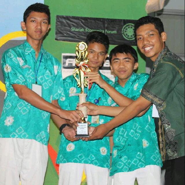Jangan enggan bicara, hanya karena takut dibilang sok bijak | Ekonomi Syariah! | SMA GIBS Kalsel