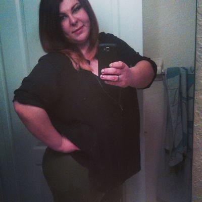 #23 years #young #cosmetologist #420 allday #milehi #snapchat deserea91 #instagram #desereamimi  #follow and I'll follow back