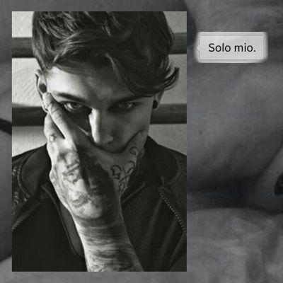 ''E il mio nome, pronunciato da quella voce vellutata, fu puro brivido.''  — fenton 3012.