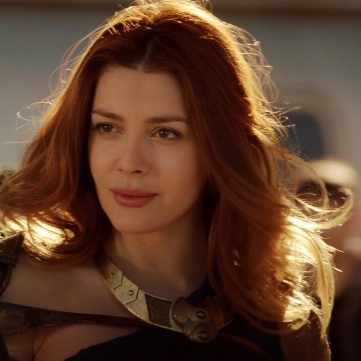 Sou Lorelei, mãe de um lindo filho @ErikLokison e uma bela bebê, a Serenne. Noiva de @GodofSexLies. Dona do castelo antigo de Karnilla e de terras.  |RP aberta|