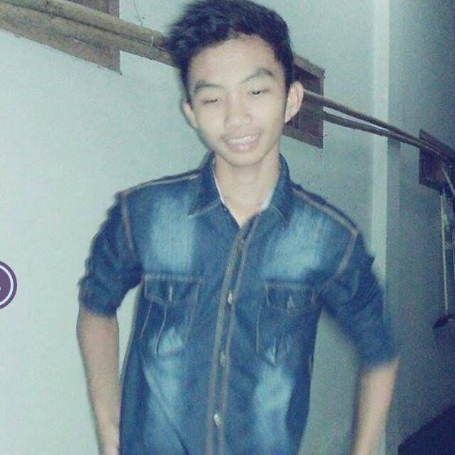 aku memang bukan cowok yang berpengertian 
tapi setidaknya aku berusaha belajar memahami perasaanmu...