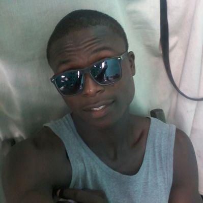 ManitoTank4's profile picture. 18ans et trankil... football player je suis