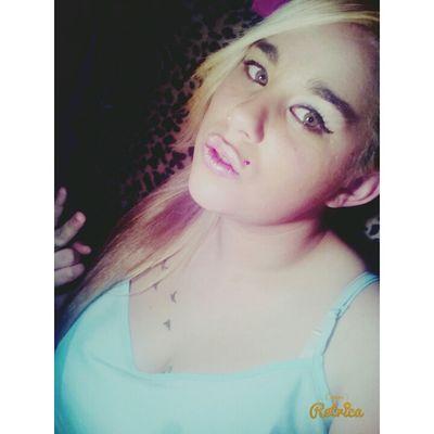 Una rubia dando guerra. Del la tierra al cielo. 
A los amigos de verdad se cuentan con una mano.
☆Que Os Revienten Putas