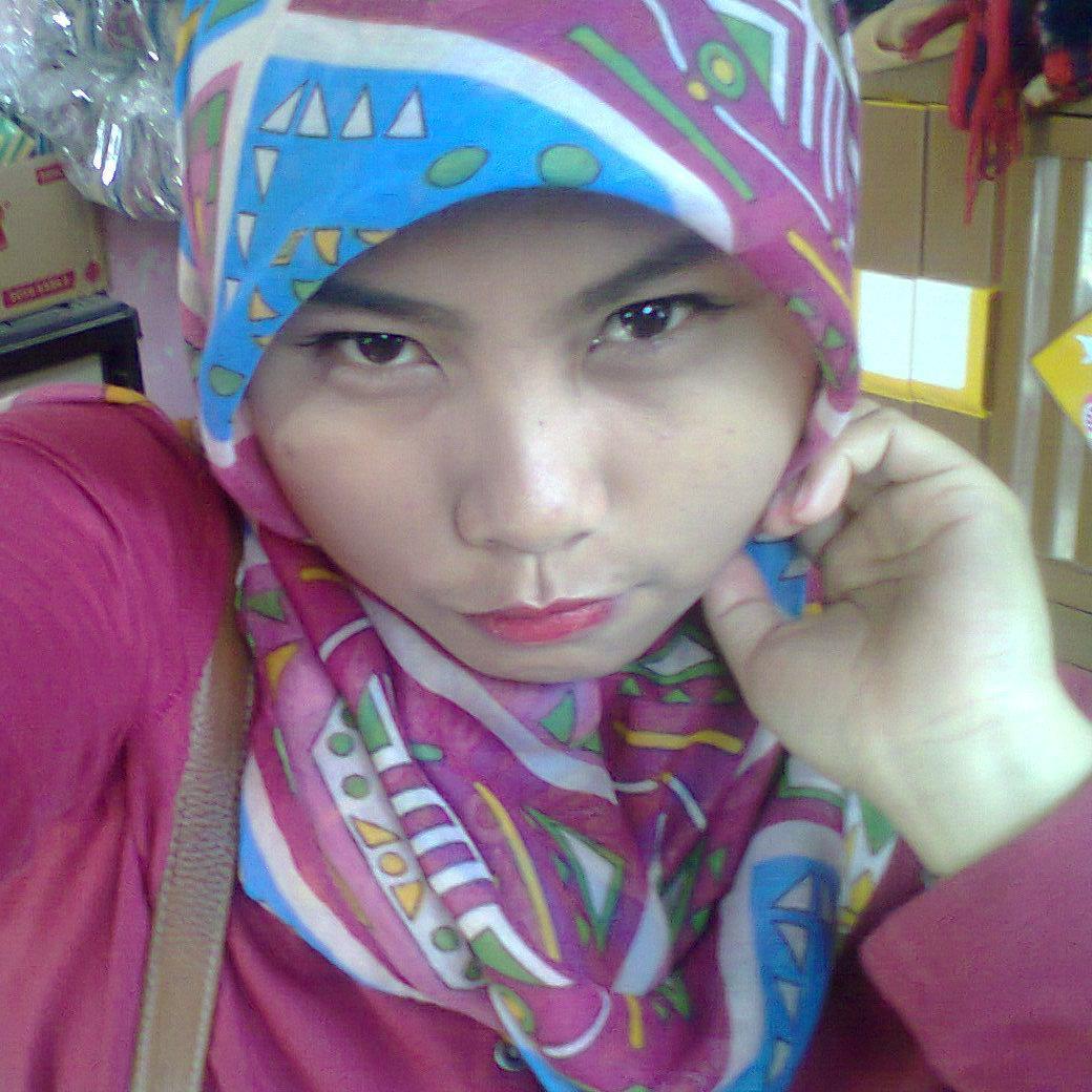 putri noor indah sari | sabtu, 10 p.m, 18 juli 1992 | teteh winnie :-* | semangat 2016 !!