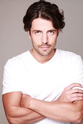 Página dedicada al Actor Juan martin jauregui Puede seguirlo en su twitter @juanmartinj