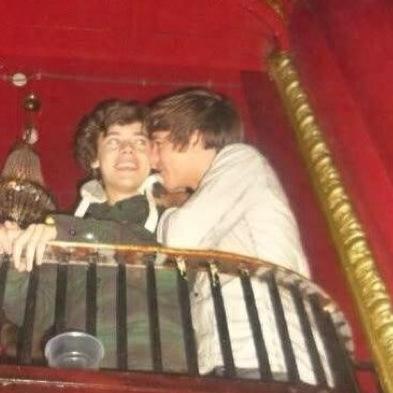 GRUPO LARRY NO WPP SE QUISER ENTRAR MANDA NUMERO NA DM OU EM MENTIONS x