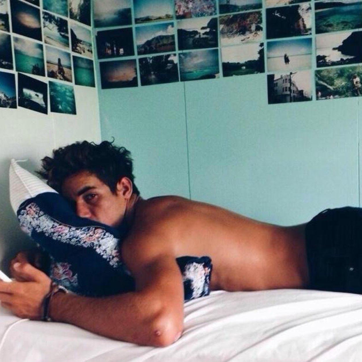⠀⠀give it to me baby thats what she keeps saying
