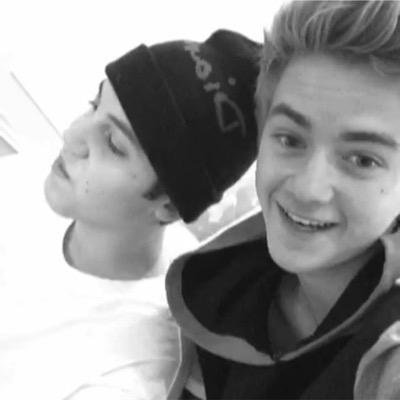 TMlESPINOSA's profile picture. the loml follows you so be happy