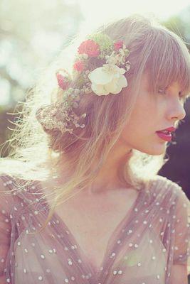 ini akuuu??? I'm swiftie.. I Miss U, I Need U, and I Love U @taylorswift13 :* :) ..!!