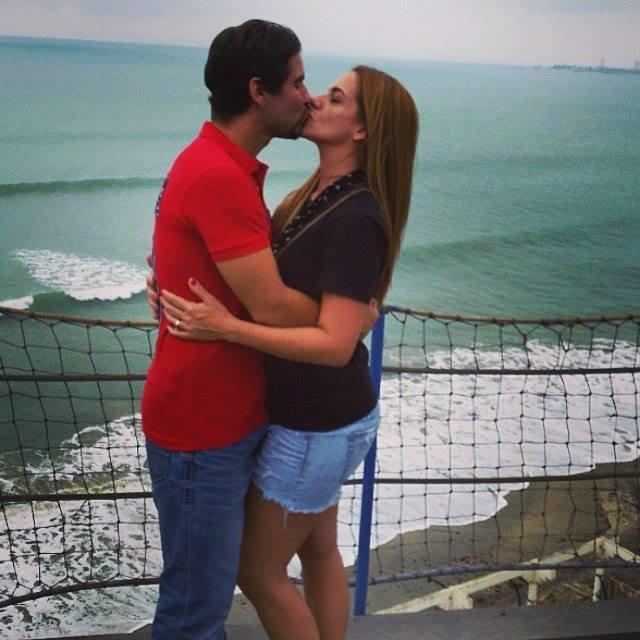 Adoro, Admiro, Respeto y Quiero mucho a esta Hermosa Pareja q son Bendecidos x Dios y tienen una Linda Familia @daloes10 @gabypazmino :-)