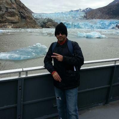 Naci en San Juan Puerto Rico, radicado en la bella ciudad del sol Miami Florida.