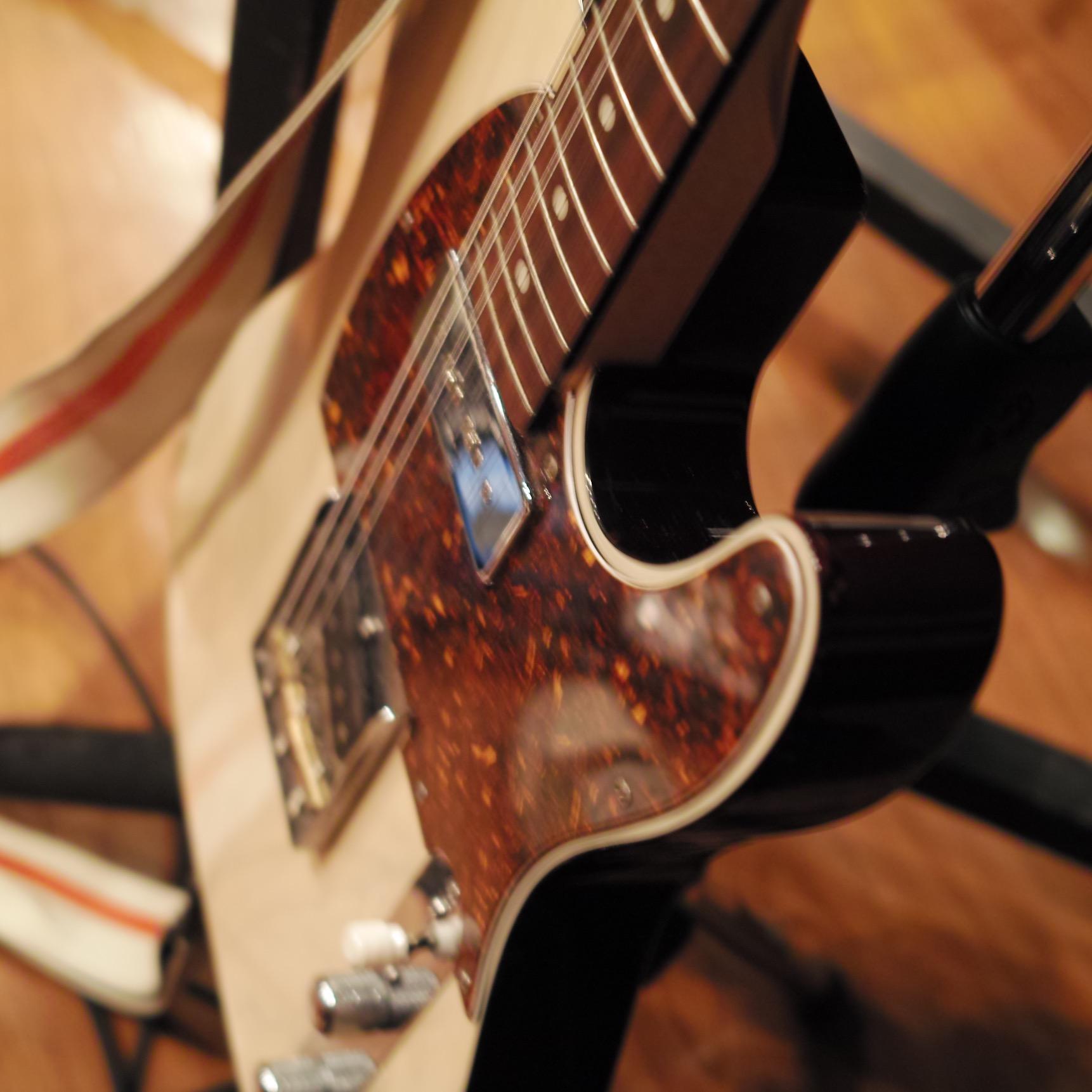 都内で活動中のアマチュアギタリストです。 佐橋佳幸氏の大ファン。2019年からFC東京サポーター。2020年SOCIO入会。2025SOCIO