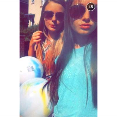 Follow me- I will follow back• youtubers• Dancemums•friends•pizza•Instagram: Livbailey.x