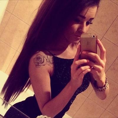 Scumbagdontyano's profile picture. Kasabian, Arctic Monkeys, Smiths, Stone Roses, Oasis, Jamie T, Peace, Beatles, Blur. ☮ following loads of new people. #MUFC Bisexual. Instagram - Sasha_Chambers