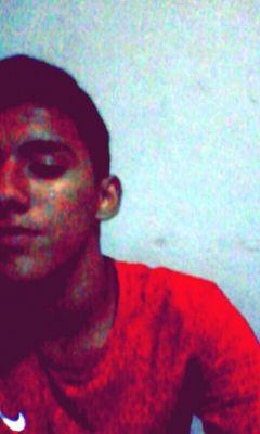 Bem que eu queria ter uma bio legal mais acabo saindo essa entao que se foda vim aki pra desabafar mesm (y)